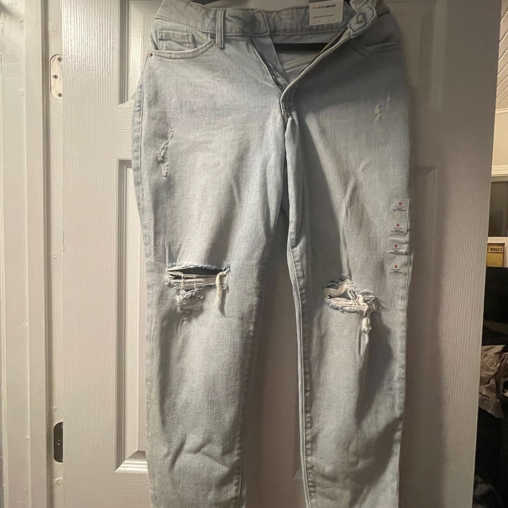 Women’s size 8 old navy mom jeans. NWT